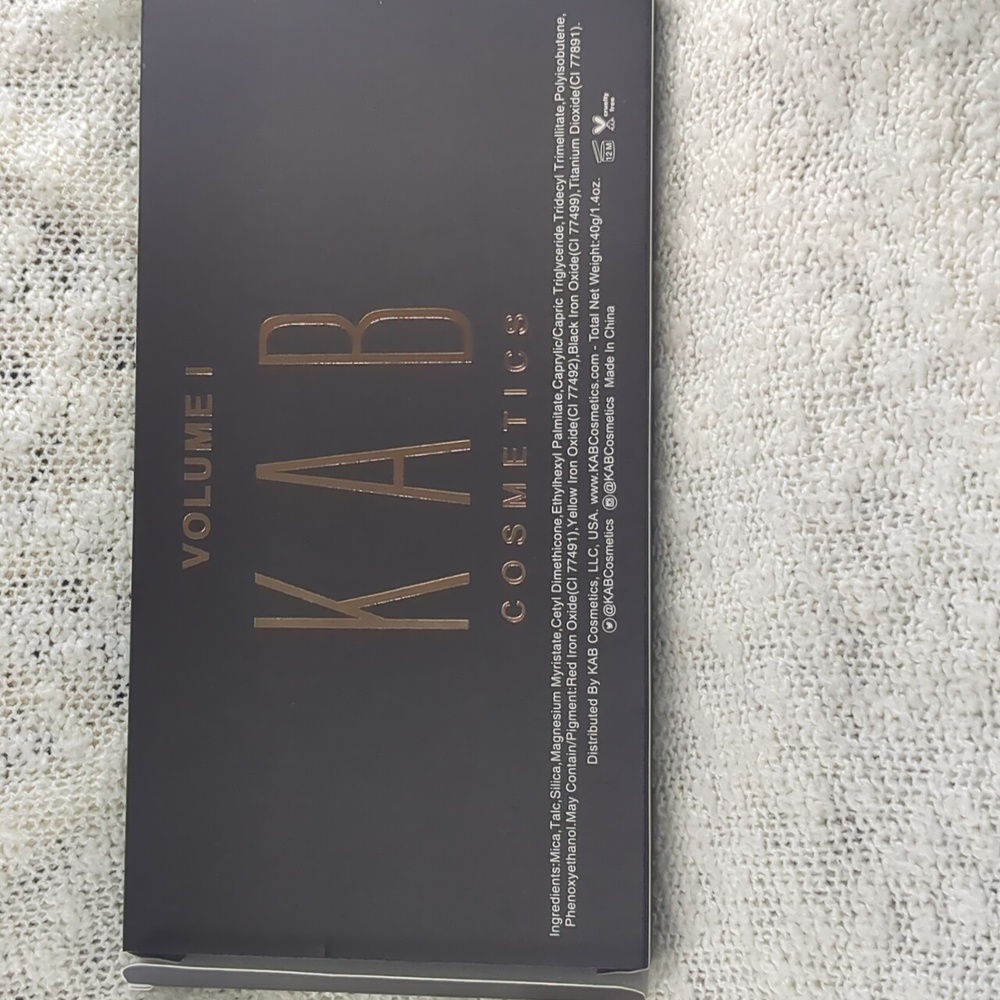 KAB Vol I Cosmetics Contour Palette, 8x 40g/1.4oz - Picture 10 of 12